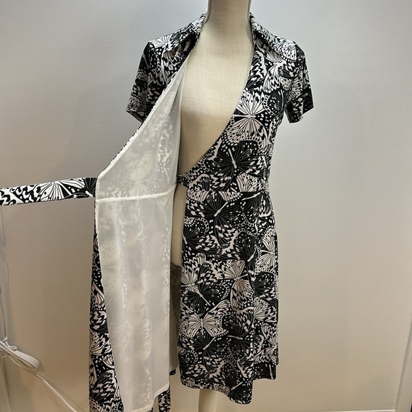 Brooks Brothers Black-White Knit Jersey Butterfly Print Wrap Dress Size … - Picture 2 of 16